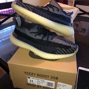 Adidas Yeezy Boost 350 V2 Carbon